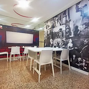  Couette-café Red Carpet